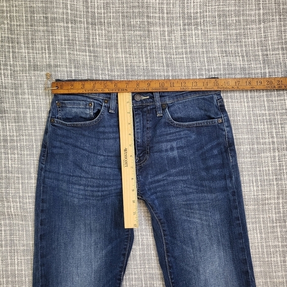 Levi’s Premium 502 Regular Taper Jean 31x32 (actual 31x29.5) Medium Wash/Whisker - Picture 5 of 14